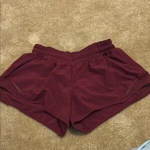 Womens lululemon hotty hot burgundy size 4 2.5 inch